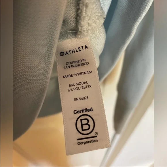 Athleta light blue long sleeve shirt - Picture 6 of 6
